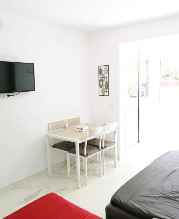 Babylon Tourist Apartments เบนัลมาเดนา ภายนอก รูปภาพ