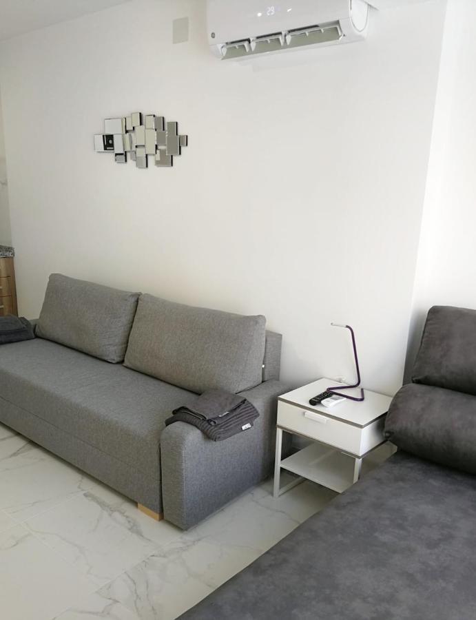 Babylon Tourist Apartments เบนัลมาเดนา ภายนอก รูปภาพ
