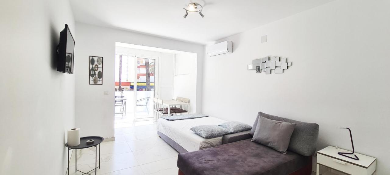 Babylon Tourist Apartments เบนัลมาเดนา ภายนอก รูปภาพ