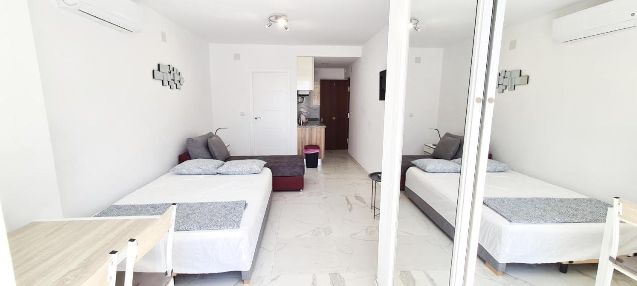 Babylon Tourist Apartments เบนัลมาเดนา ภายนอก รูปภาพ
