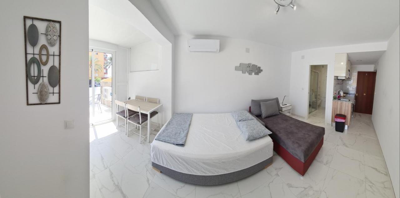 Babylon Tourist Apartments เบนัลมาเดนา ภายนอก รูปภาพ